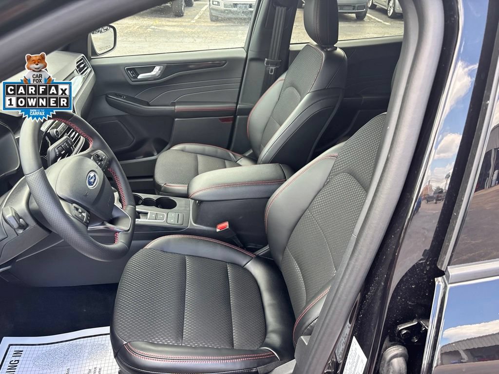 Used 2026 Ford Escape ST-Line w/ Cold Weather Package AWD/4WD image 25