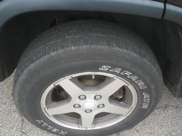 Used 2012 Jeep Grand Cherokee Laredo w/ Laredo E Group image 28