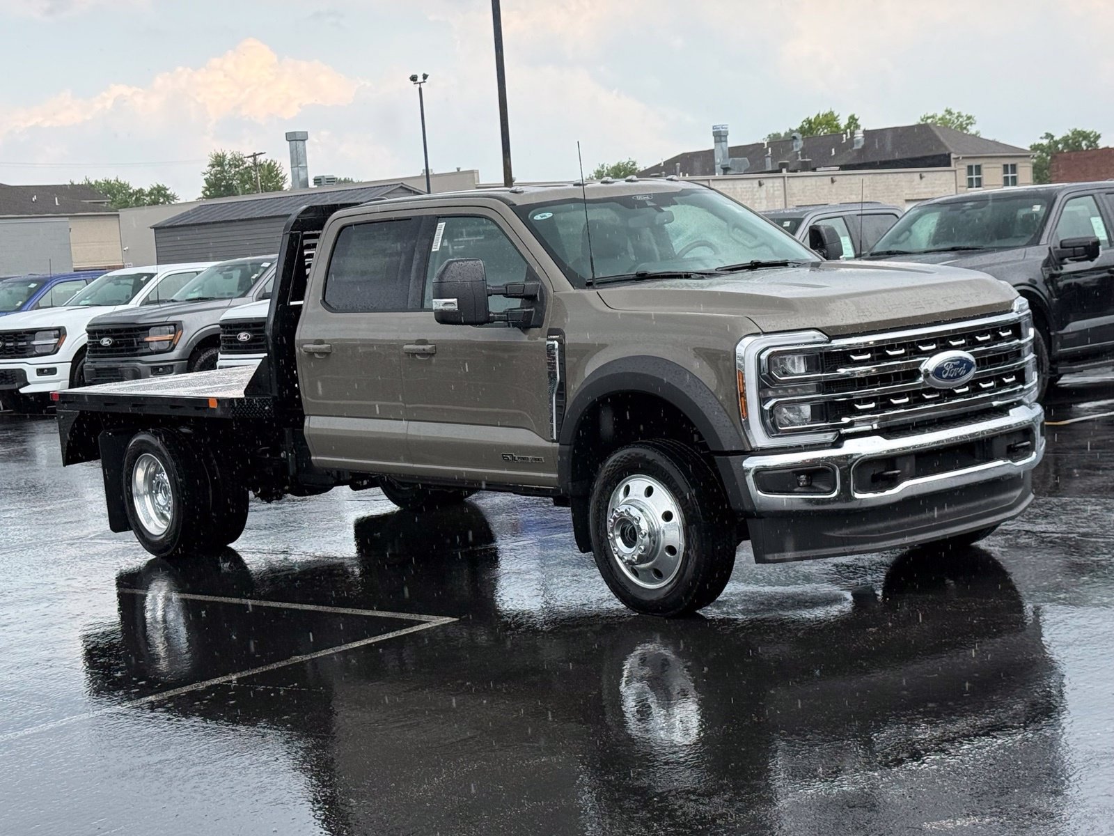 New 2026 Ford F550 4x4 Crew Cab image 9