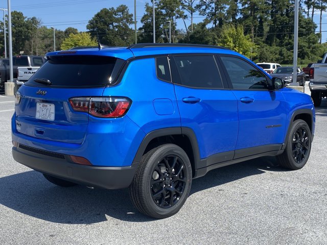 New 2025 Jeep Compass Latitude w/ Sun & Sound Group AWD/4WD image 4