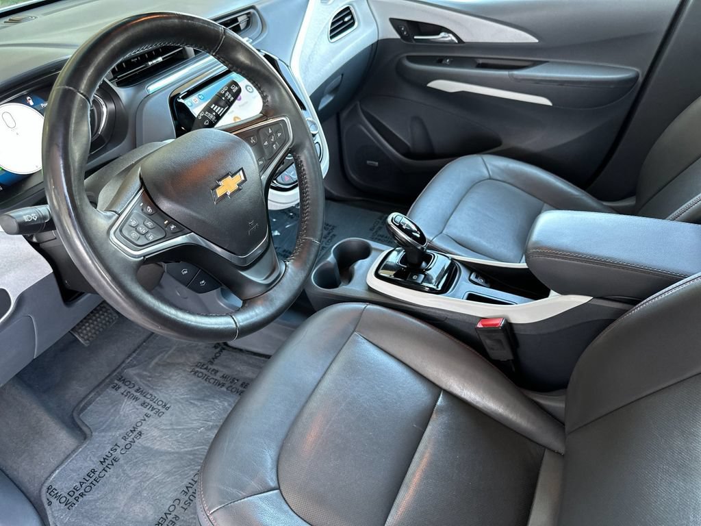 Used 2017 Chevrolet Bolt Premier w/ Driver Confidence II Package FWD image 9