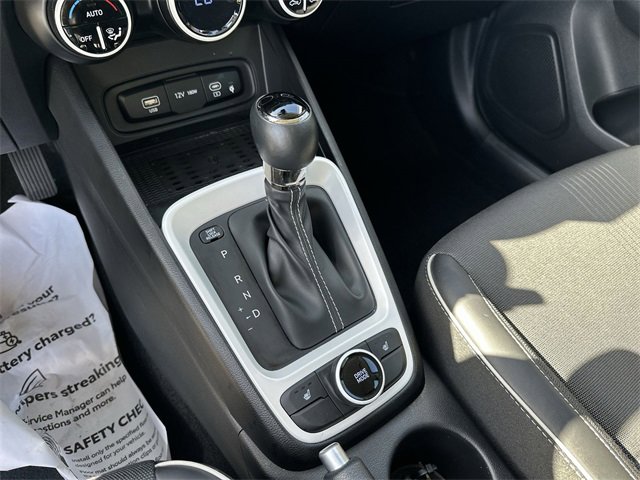 Used 2024 Hyundai Venue Limited image 20