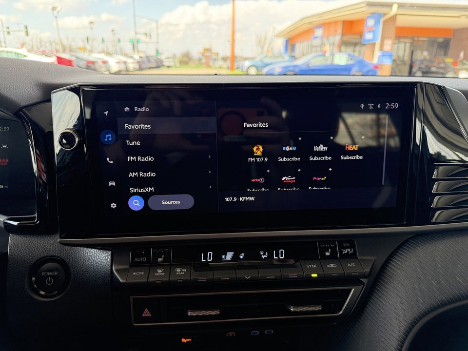 Used 2025 Toyota Camry SE w/ Multimedia Upgrade Package AWD/4WD image 17