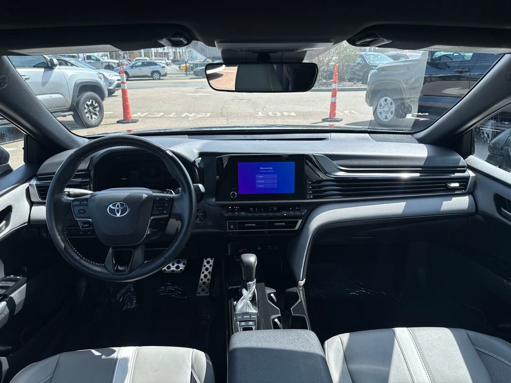 Used 2025 Toyota Camry SE w/ Convenience Package image 10