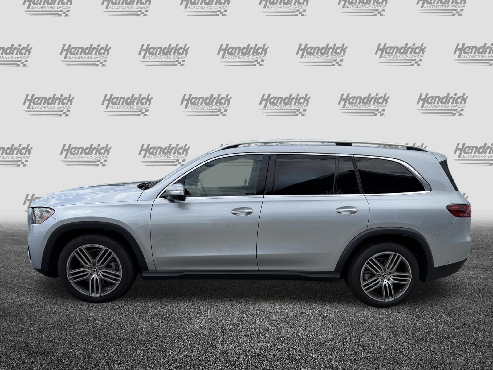 Used 2024 Mercedes-Benz GLS 450 4MATIC image 7