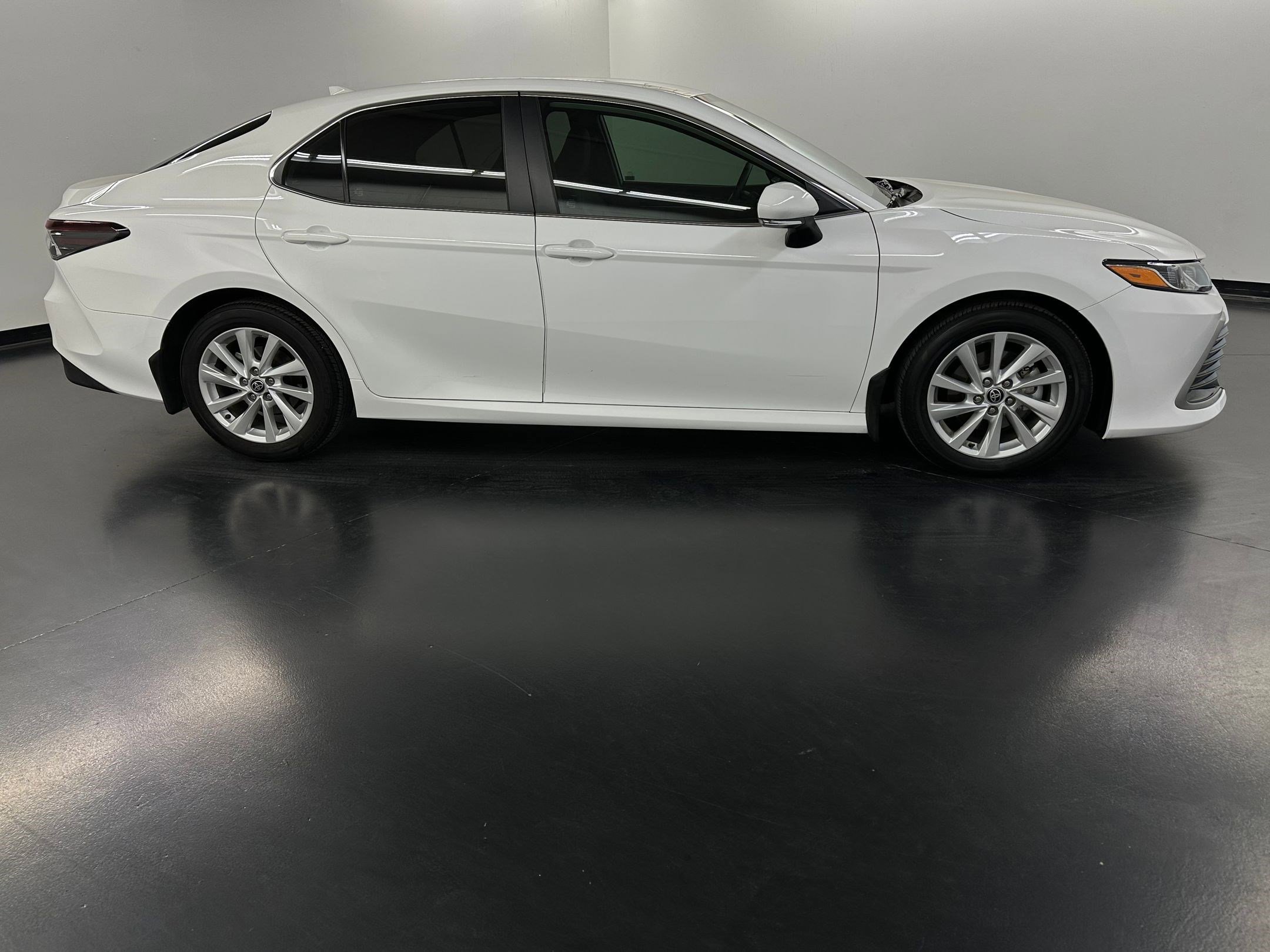 Used 2023 Toyota Camry LE image 8