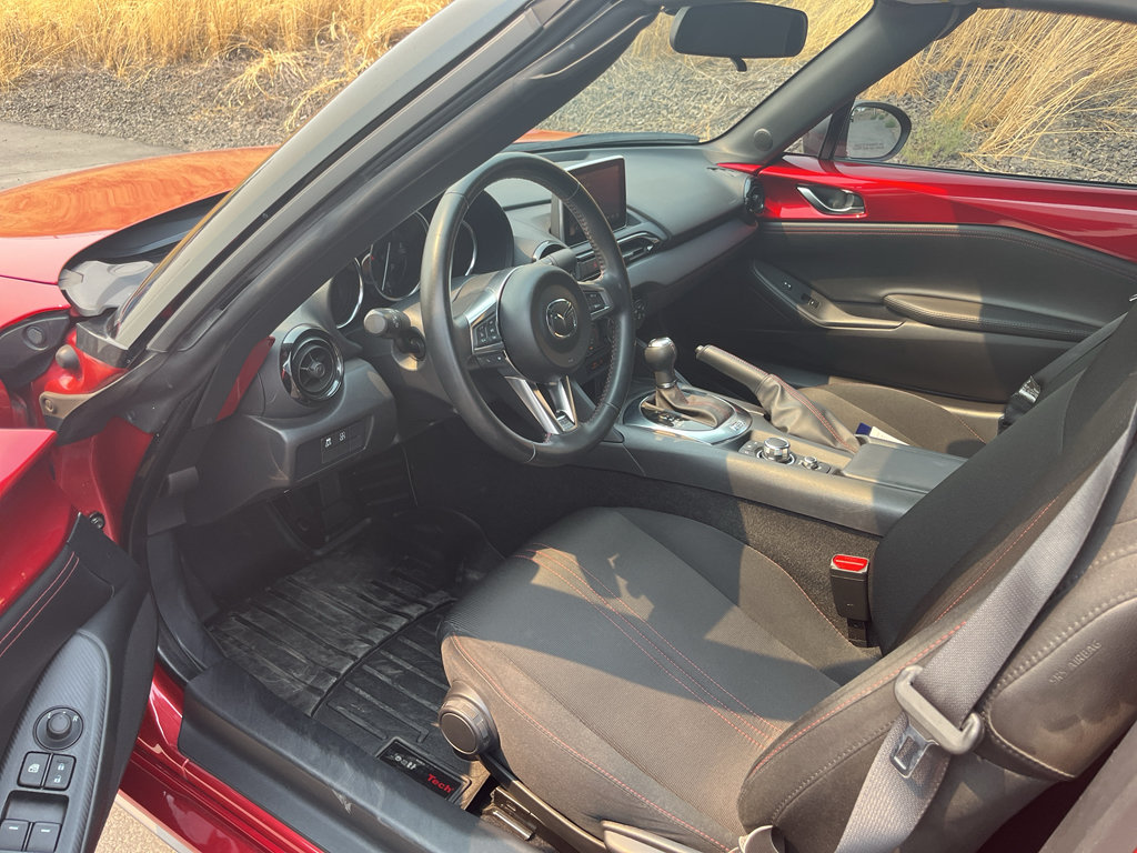 Used 2016 MAZDA MX-5 Miata Club RWD image 8