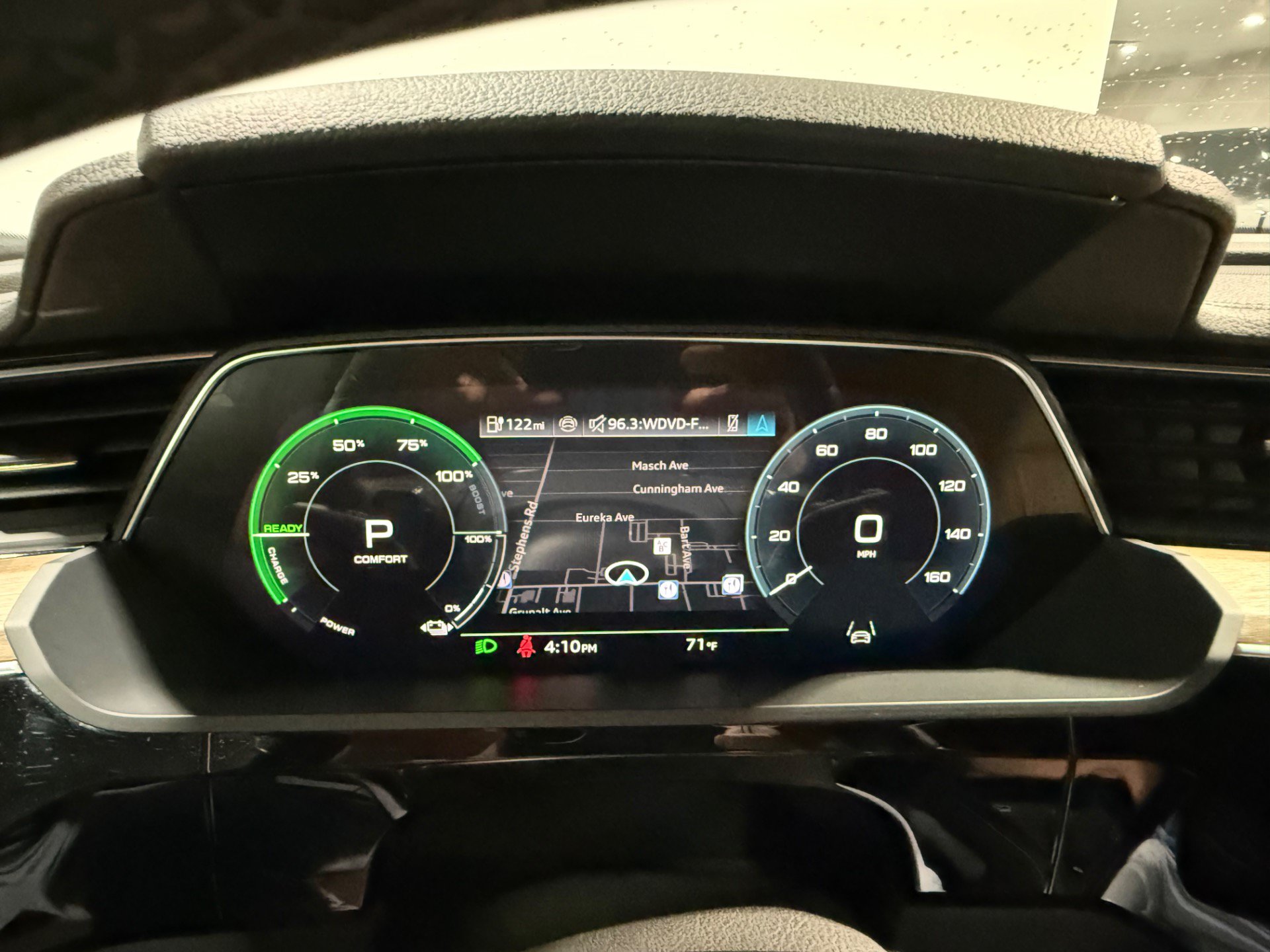 Used 2024 Audi Q8 e-tron Premium Plus w/ Premium Plus Package AWD/4WD image 24