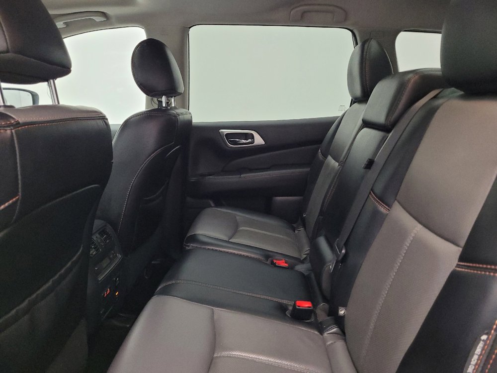 Used 2019 Nissan Pathfinder SL AWD/4WD image 18