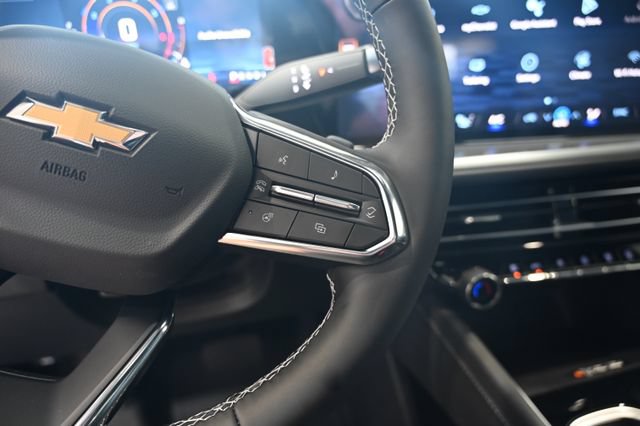 New 2026 Chevrolet Traverse LT w/ Driver Confidence Package FWD image 23