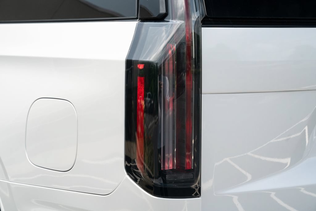 Used 2025 Cadillac Escalade V AWD/4WD image 16