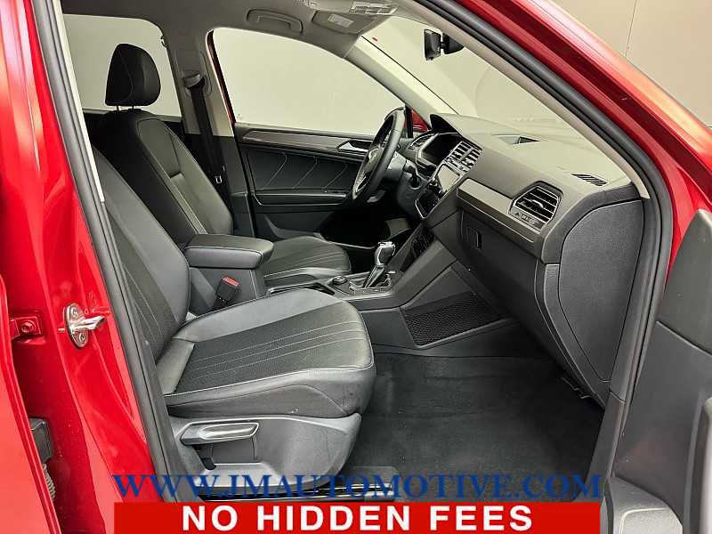 Used 2022 Volkswagen Tiguan SE image 19