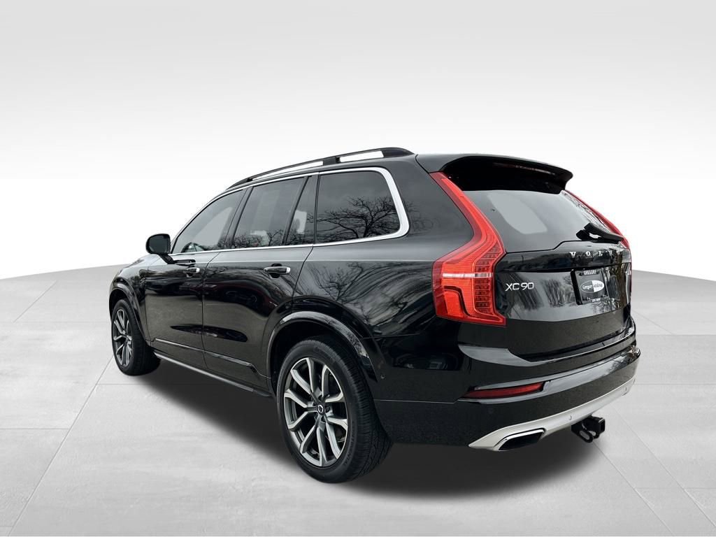 Used 2019 Volvo XC90 T6 Momentum w/ Advanced Package image 9