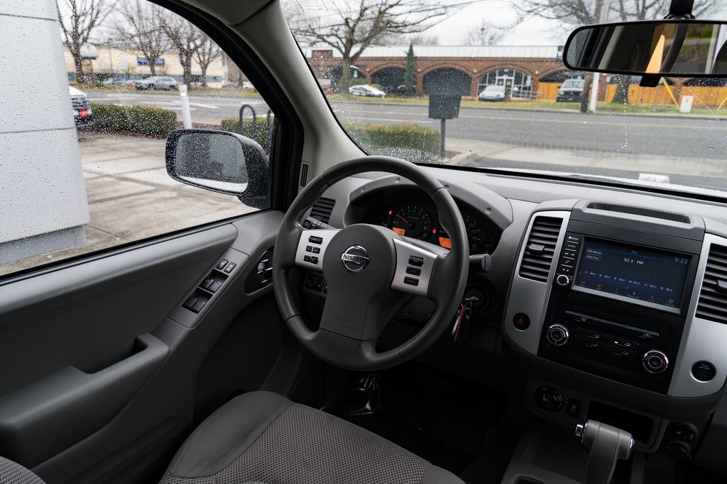 Used 2019 Nissan Frontier SV image 11