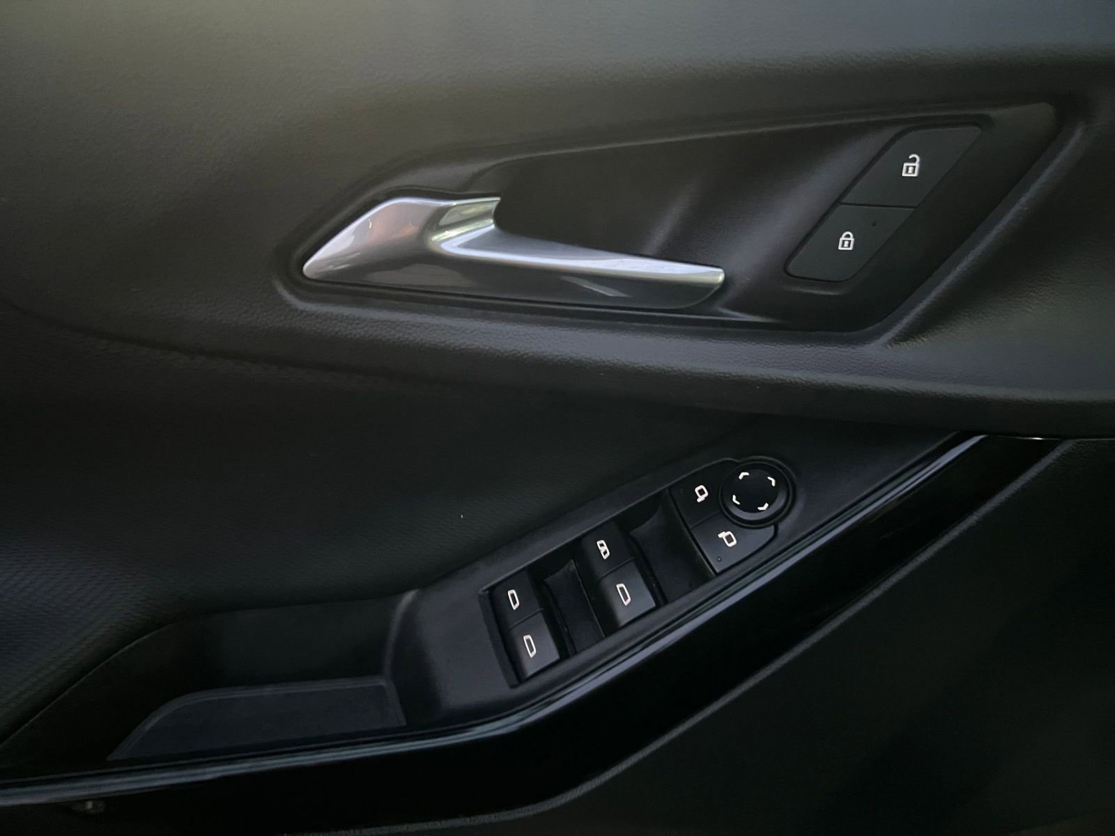 Used 2025 Chevrolet Equinox LT image 20