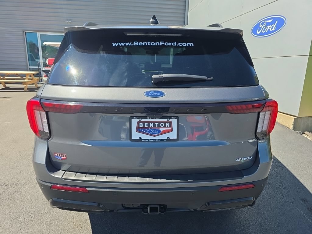 Used 2025 Ford Explorer ST-Line AWD/4WD image 7