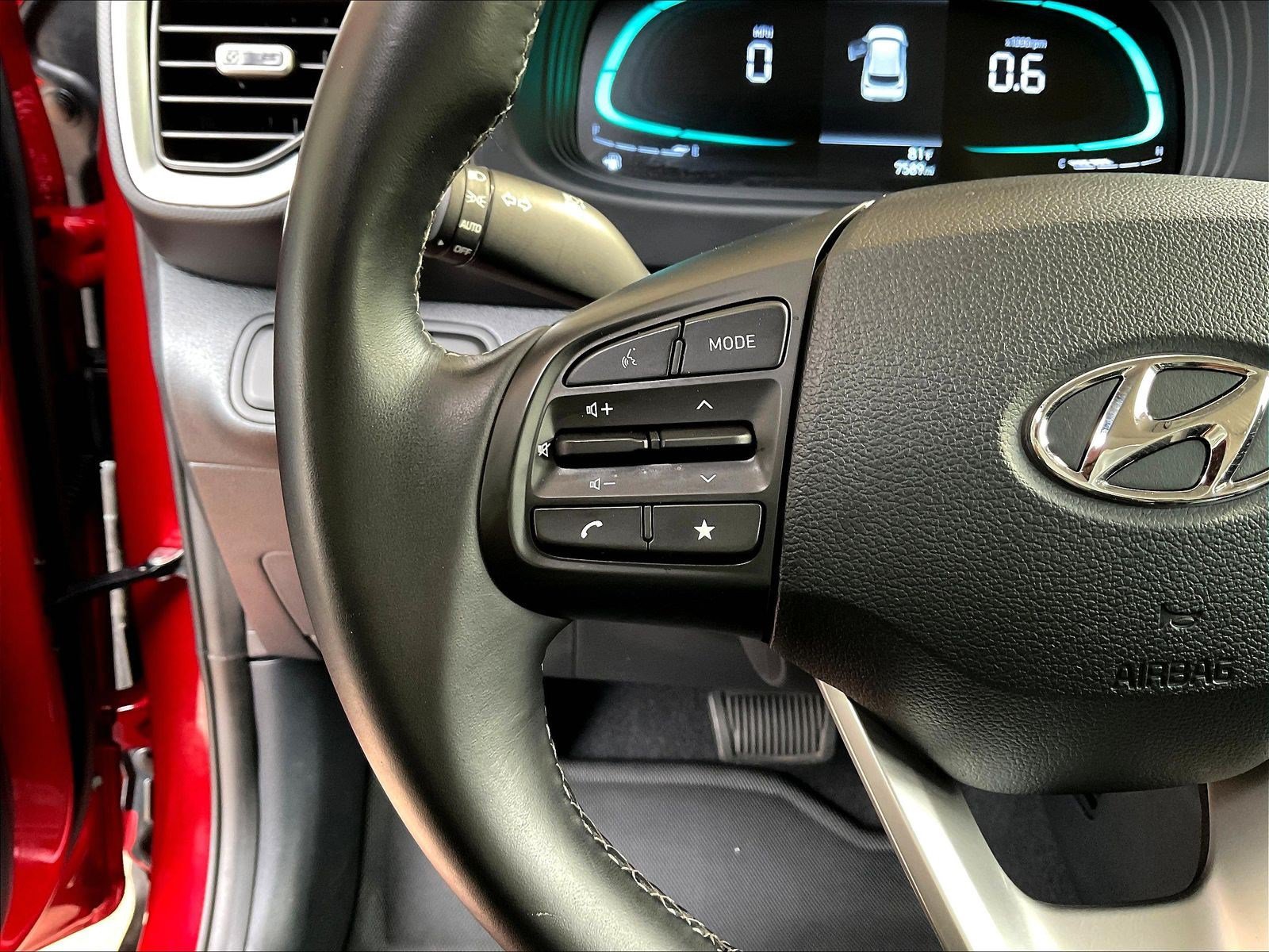 Used 2026 Hyundai Venue SEL FWD image 11