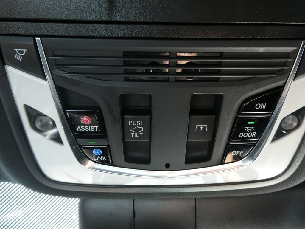 Used 2019 Acura RDX A-Specw/ Technology Package AWD/4WD image 29