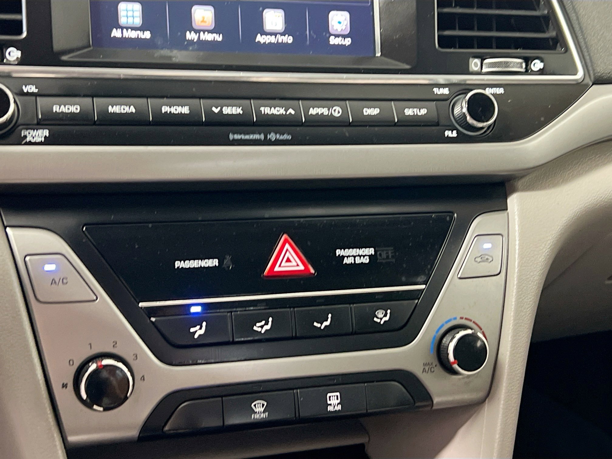 Used 2017 Hyundai Elantra SE image 26