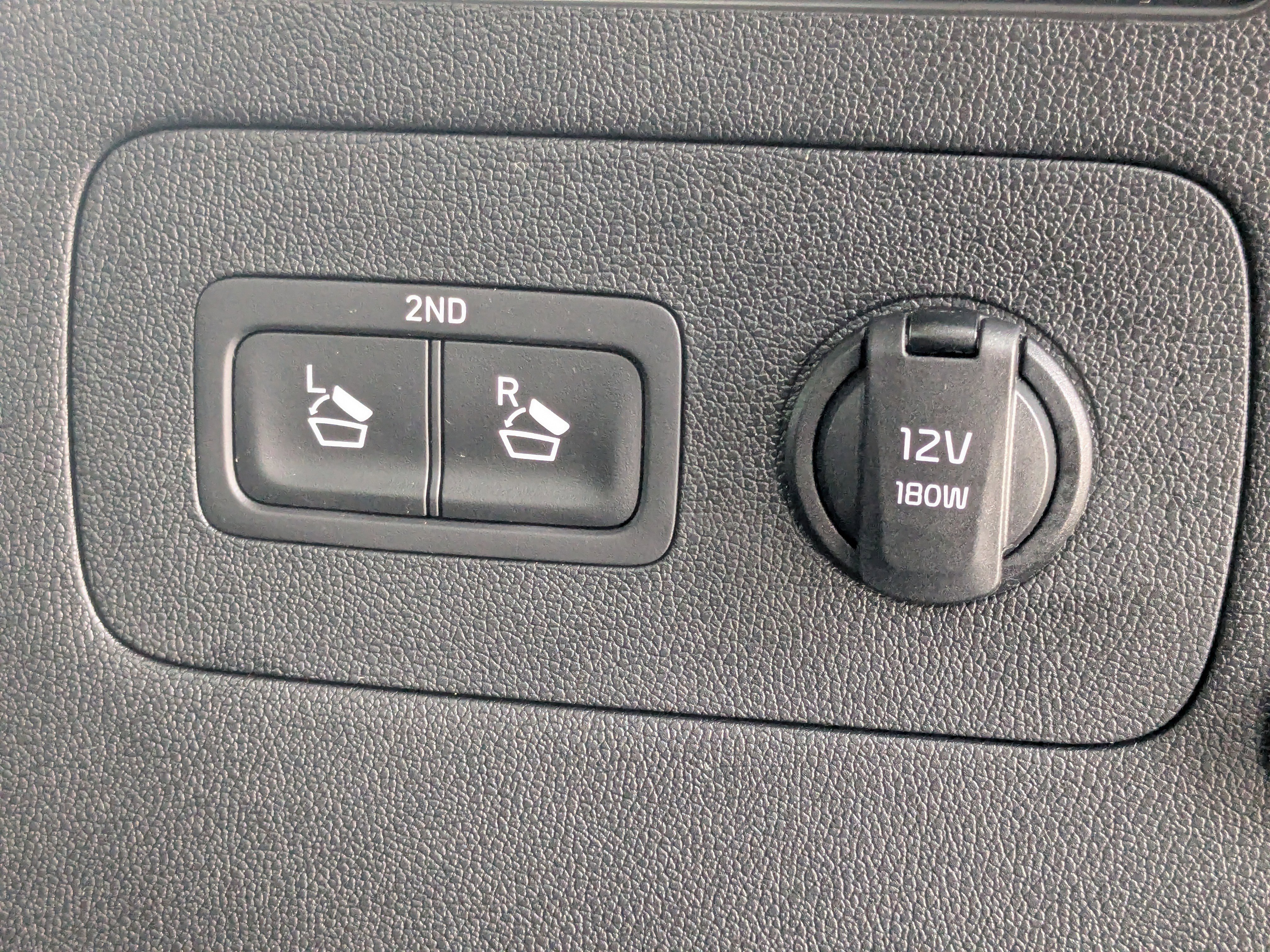 Certified 2025 Kia Sorento S image 14