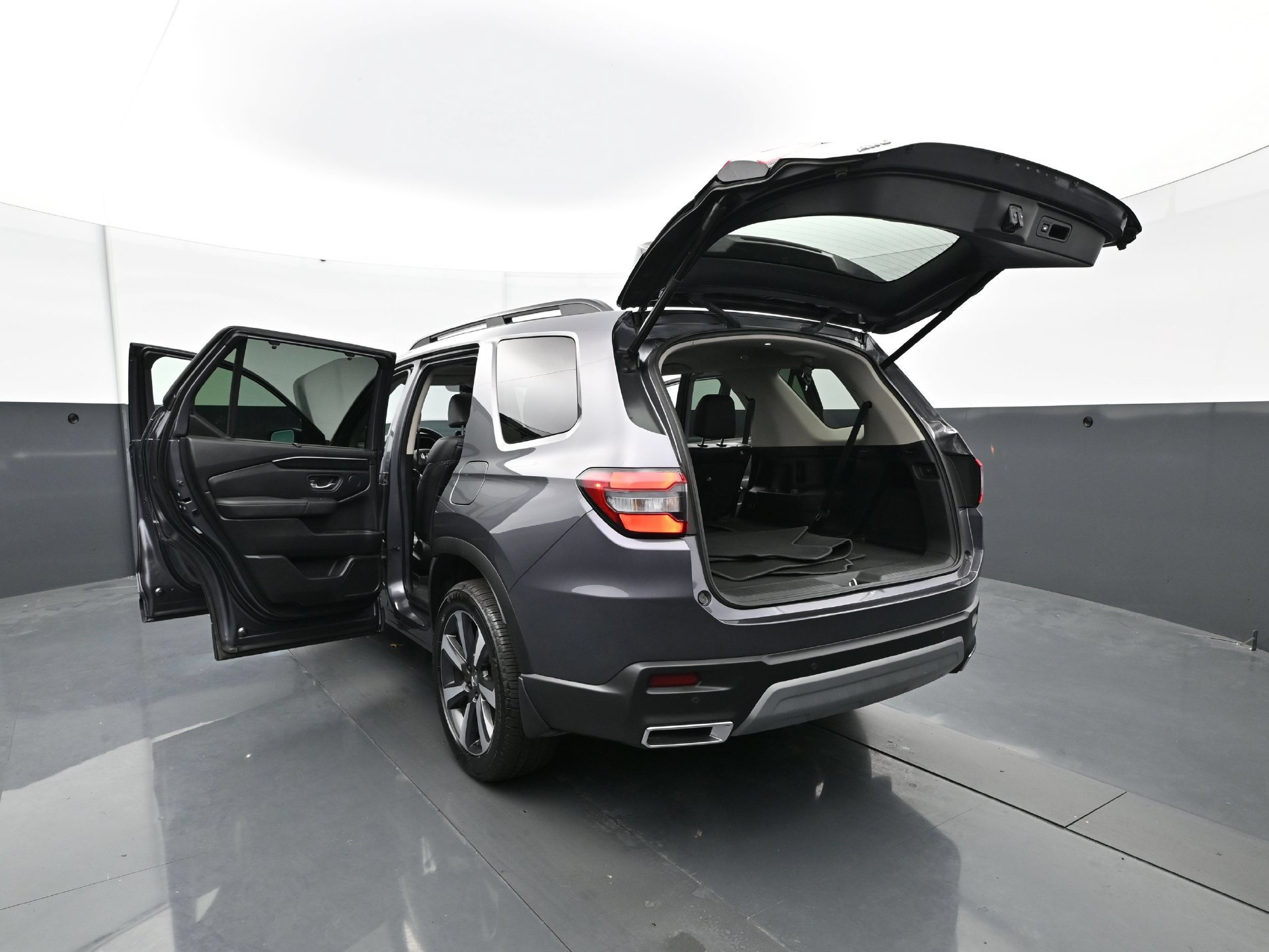 Used 2025 Honda Pilot Touring image 39
