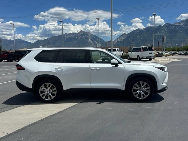 Used 2025 Toyota Grand Highlander AWD image 8