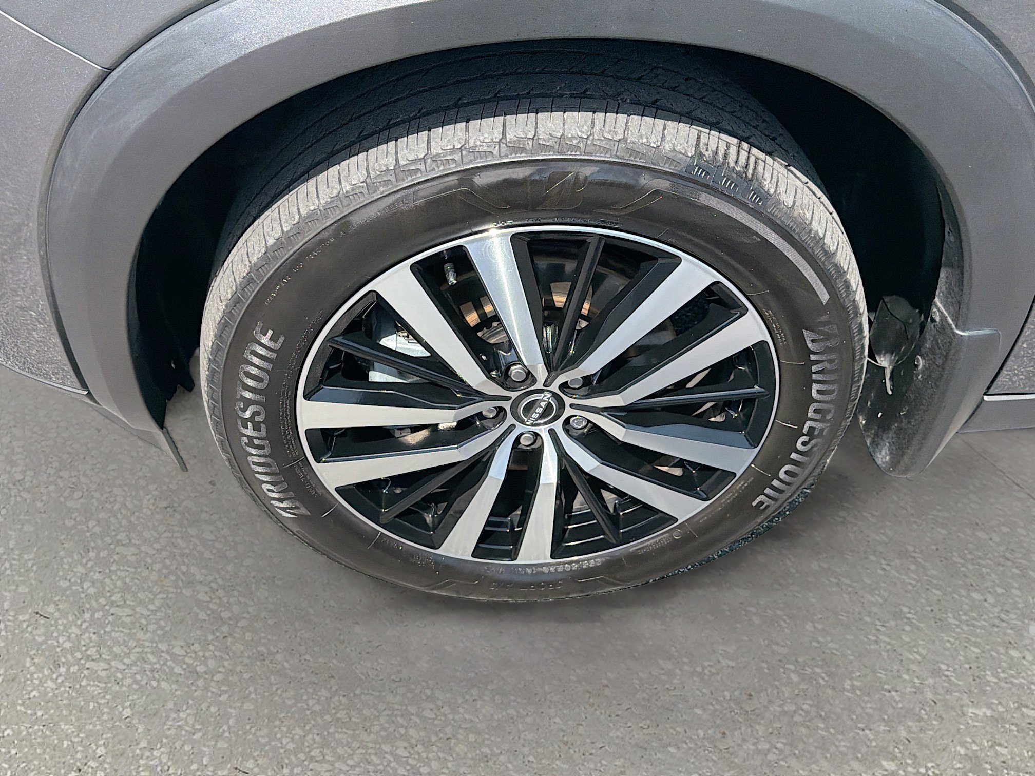 Used 2024 Nissan Pathfinder Platinum w/ Cargo Package FWD image 33