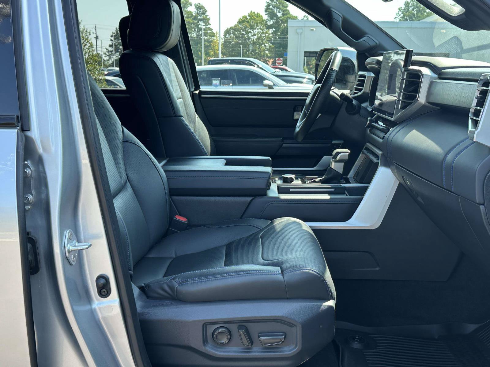 Used 2023 Toyota Tundra Platinum AWD/4WD image 6