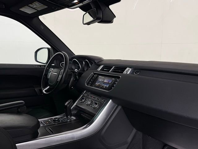 Used 2016 Land Rover Range Rover Sport SE image 19