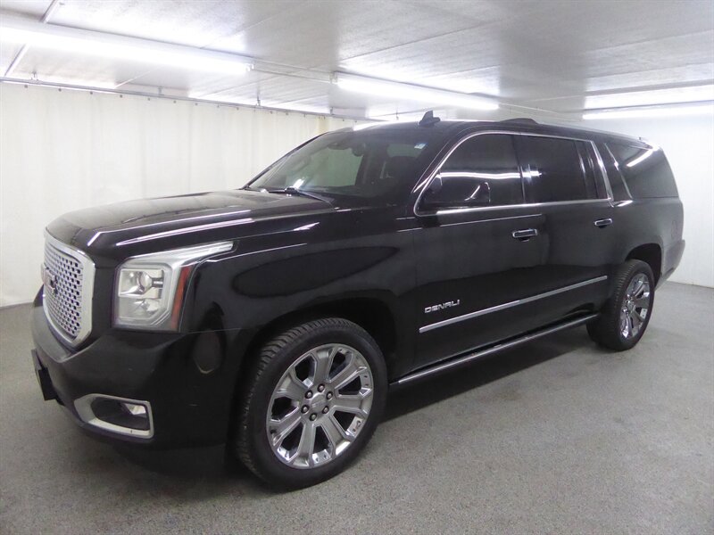 Used 2015 GMC Yukon XL Denali w/ Premium Package AWD/4WD image 3