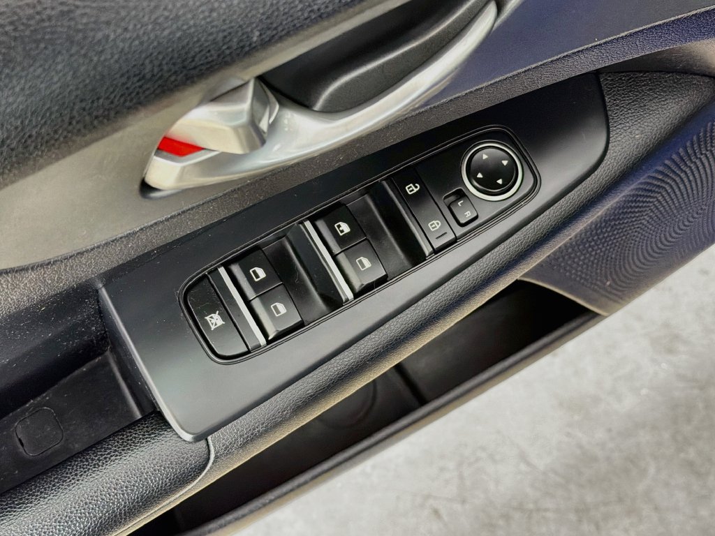 Used 2019 Kia Forte LXS FWD image 17