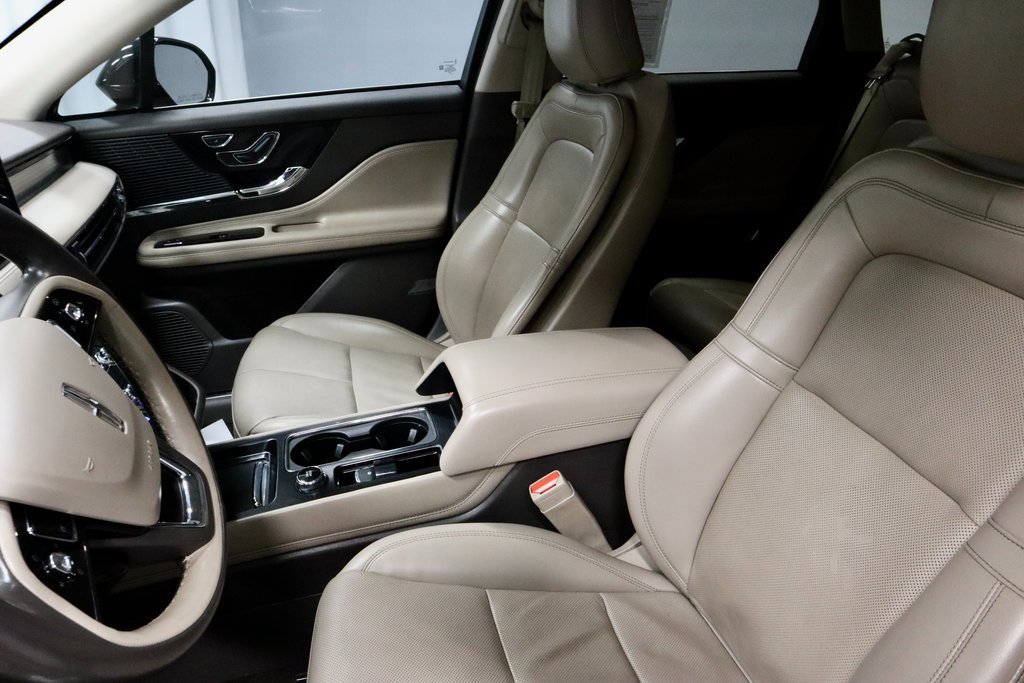 Used 2022 Lincoln Corsair FWD w/ Premium Package image 28