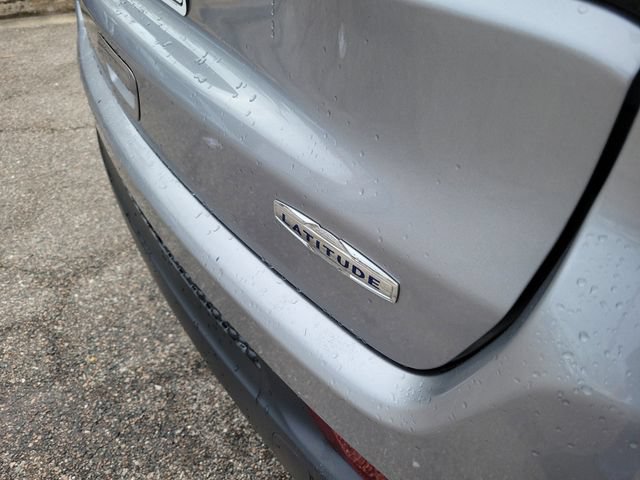 Used 2024 Jeep Compass Latitude w/ Altitude Special Edition AWD/4WD image 8
