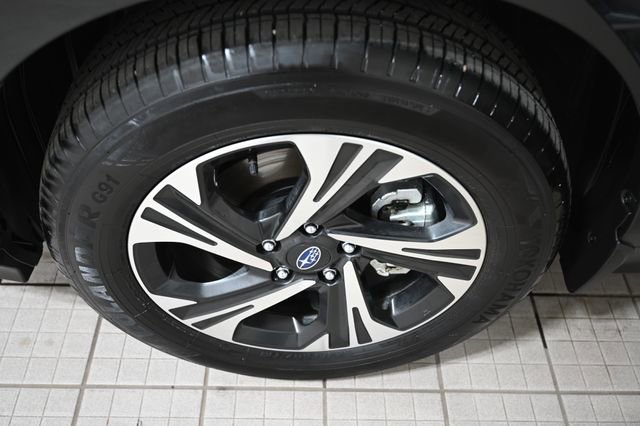 Used 2025 Subaru Crosstrek 2.0i Premium image 17