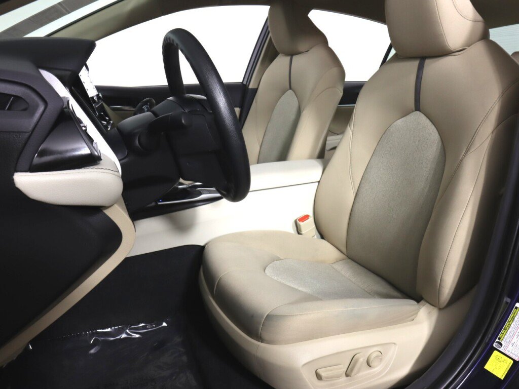 Used 2022 Toyota Camry LE w/ Carpet Mat Package (TMS) FWD image 28