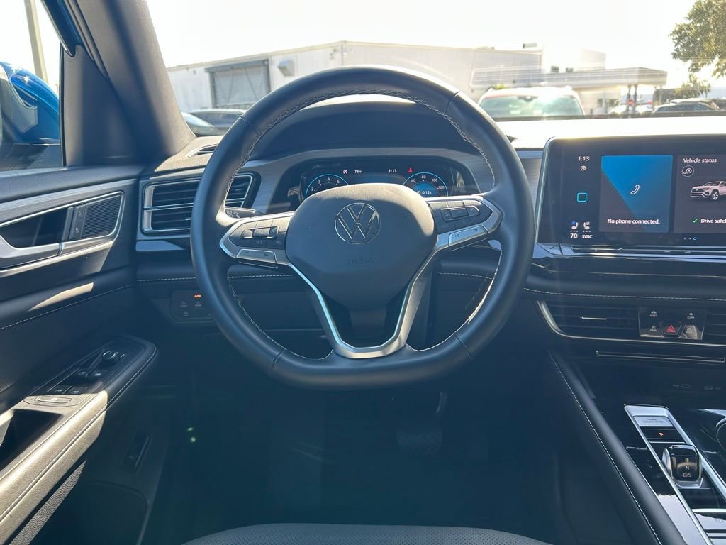 Used 2025 Volkswagen Atlas Cross Sport SE w/ Panoramic Sunroof Package image 46