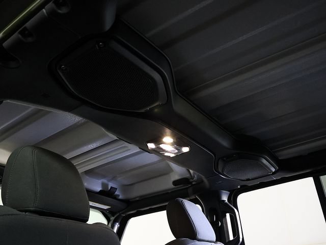 Used 2023 Jeep Wrangler Unlimited w/ Cold Weather Group AWD/4WD image 16