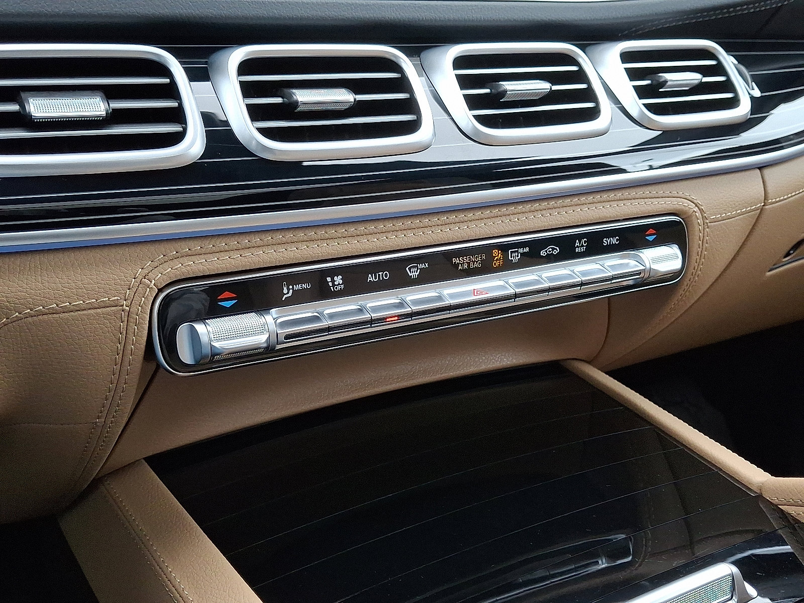 Certified 2026 Mercedes-Benz GLS 580 4MATIC image 18