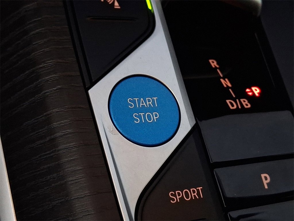 Used 2025 BMW i4 xDrive40i w/ Premium Package image 17