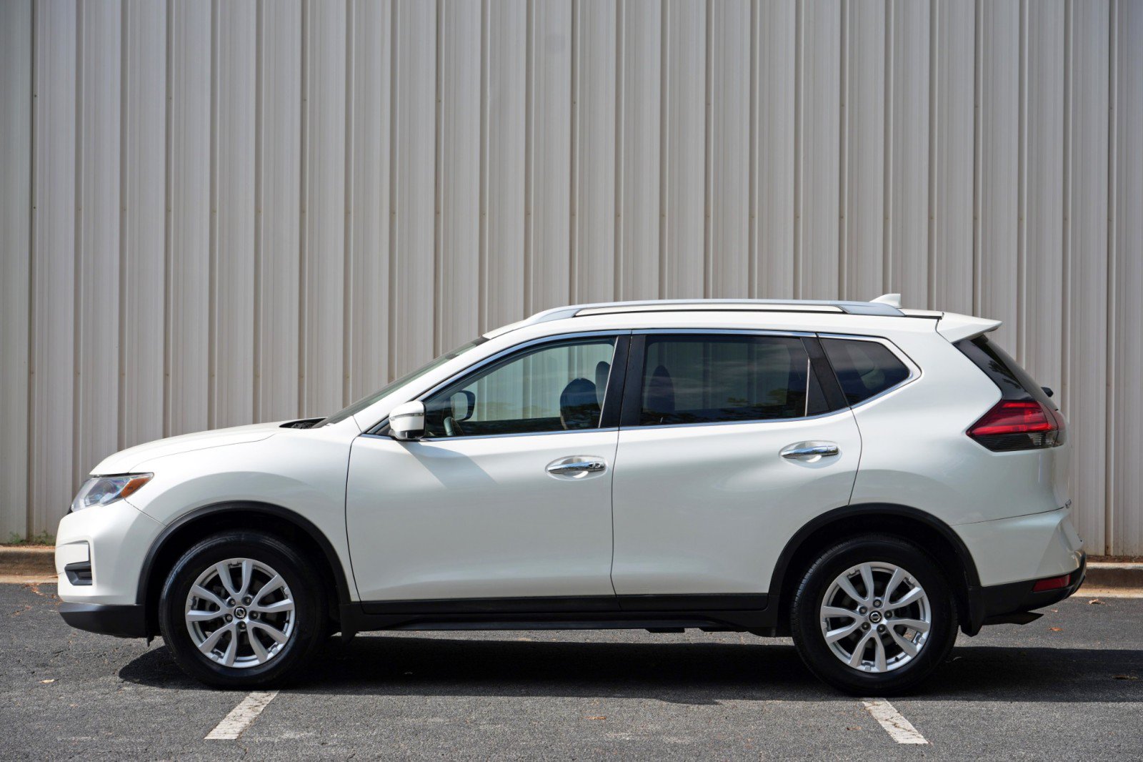 Used 2017 Nissan Rogue SV w/ SV Premium Package AWD/4WD image 44