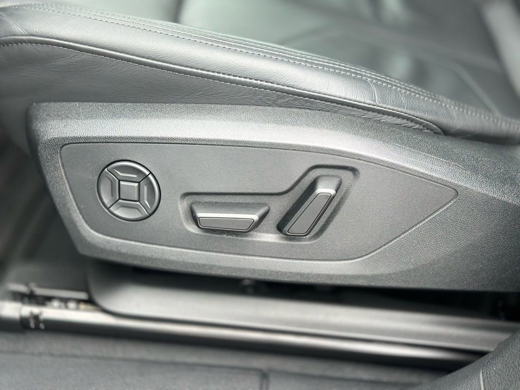 Used 2025 Audi Q3 2.0T Premium w/ Convenience Package image 17