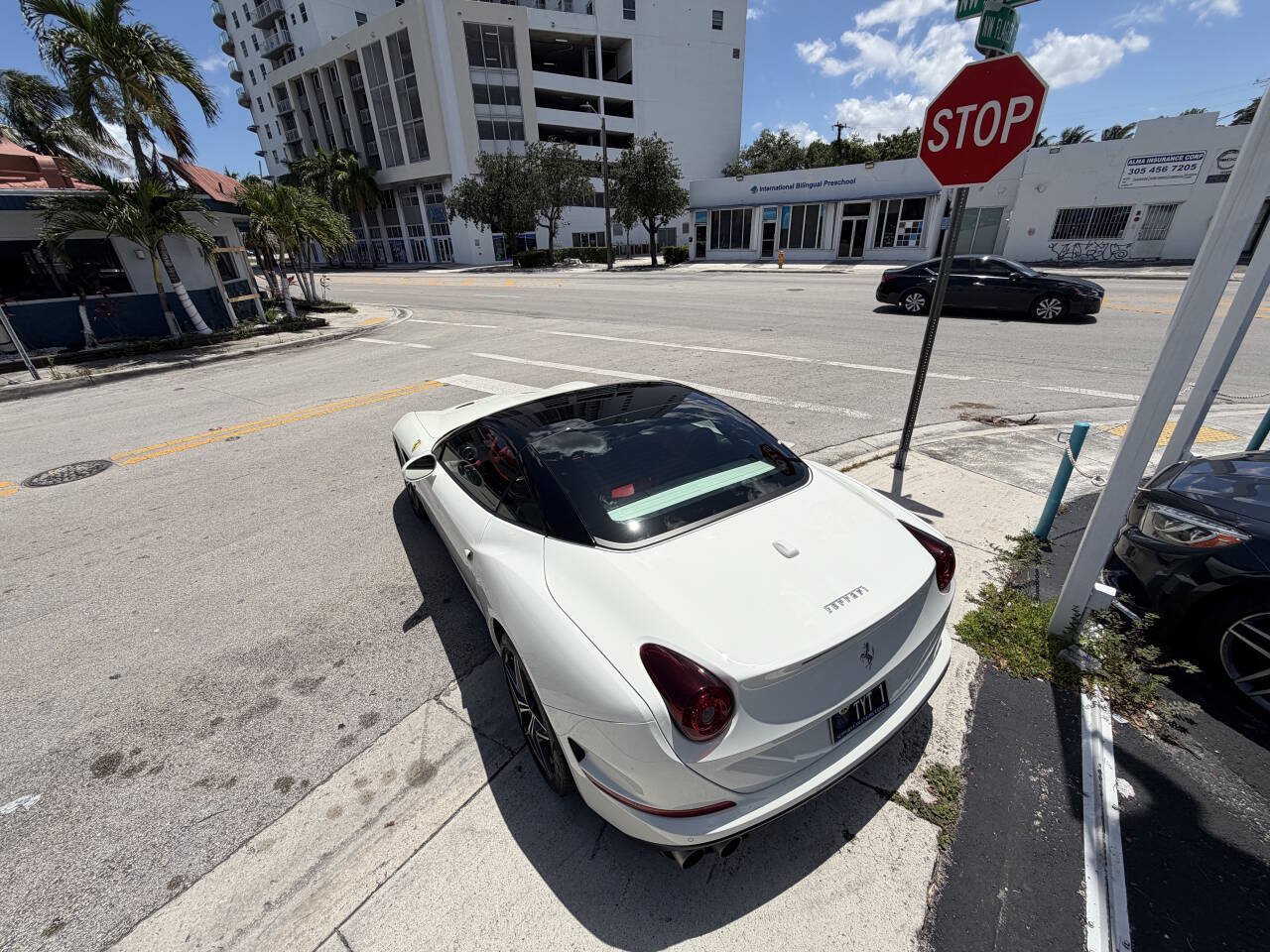 Used 2015 Ferrari California T RWD image 13