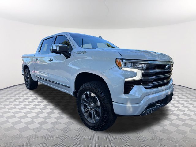 Used 2024 Chevrolet Silverado 1500 High Country w/ Technology Package AWD/4WD image 3