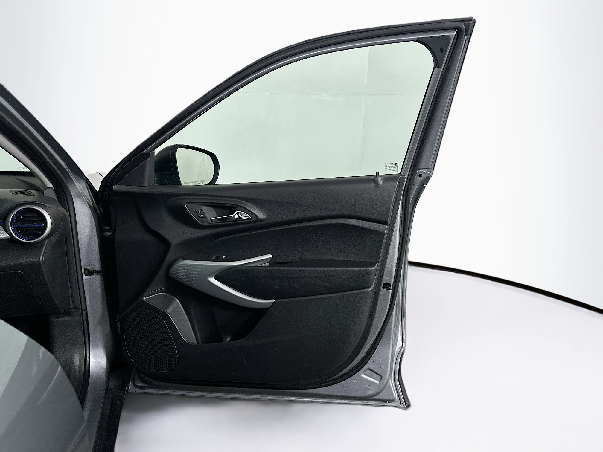 Used 2024 Chevrolet Trax LS FWD image 30