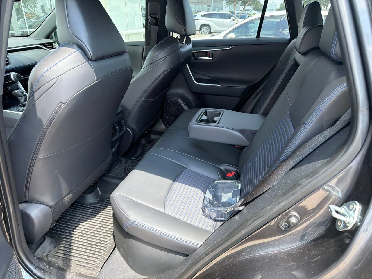 Used 2025 Toyota RAV4 XSE AWD/4WD image 10