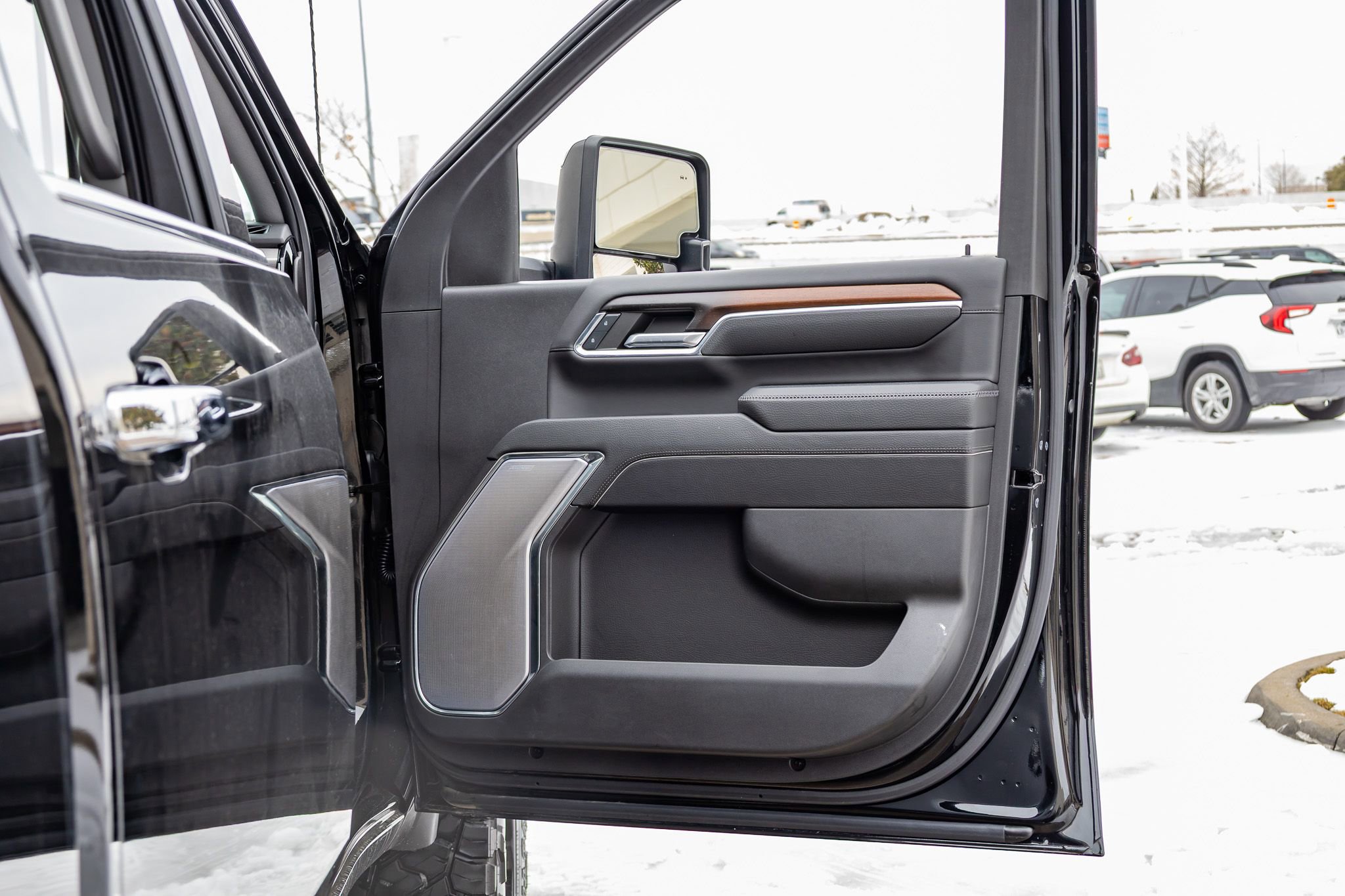 Used 2024 GMC Sierra 2500 Denali w/ Technology Package image 37