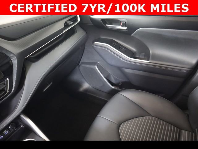 Used 2025 Toyota Highlander XSE AWD/4WD image 16