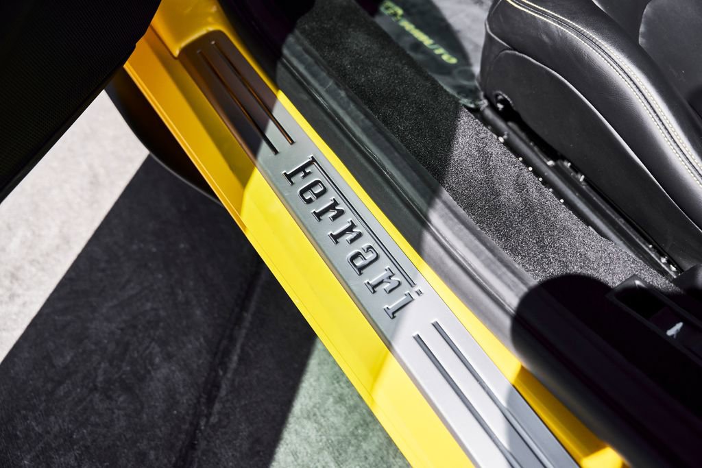 Used 2021 Ferrari F8 Tributo image 42