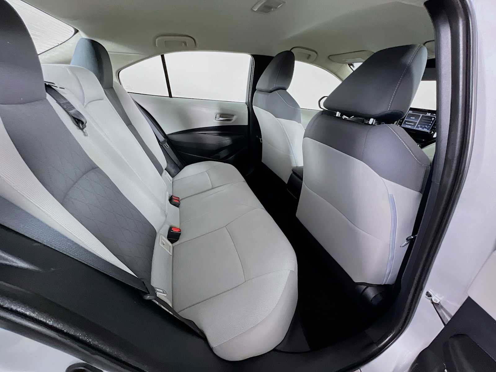 Used 2020 Toyota Corolla LE image 25