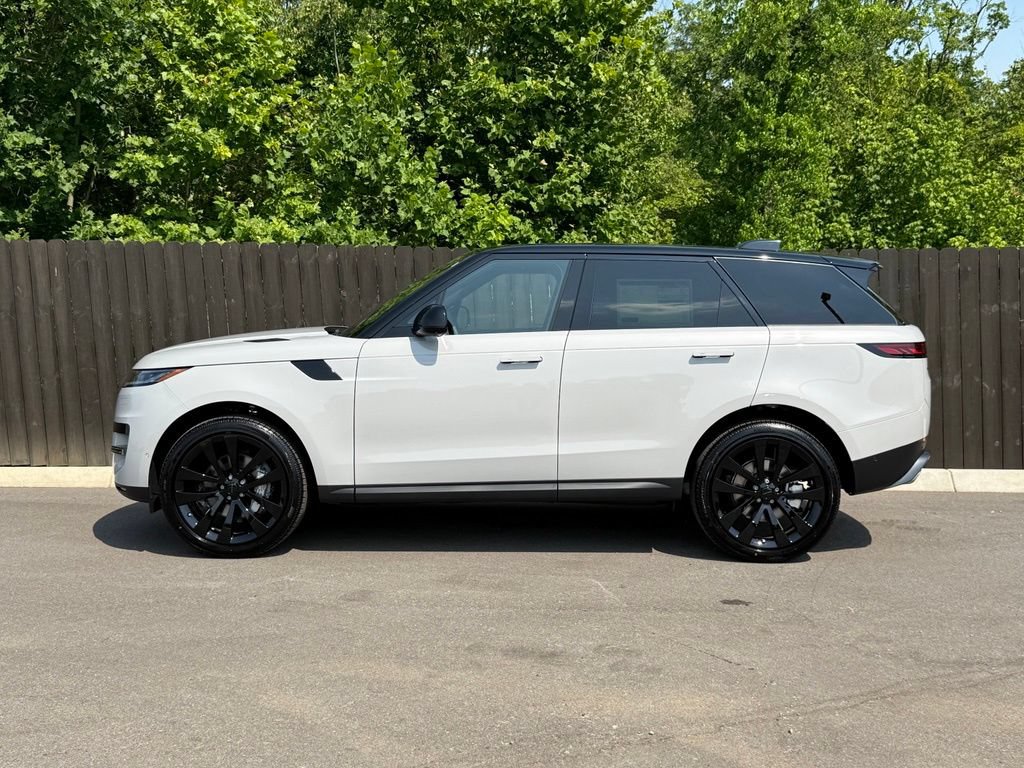 New 2026 Land Rover Range Rover Sport SE AWD/4WD image 2